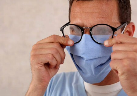 چه کنیم شیشه عینک بخار نکند